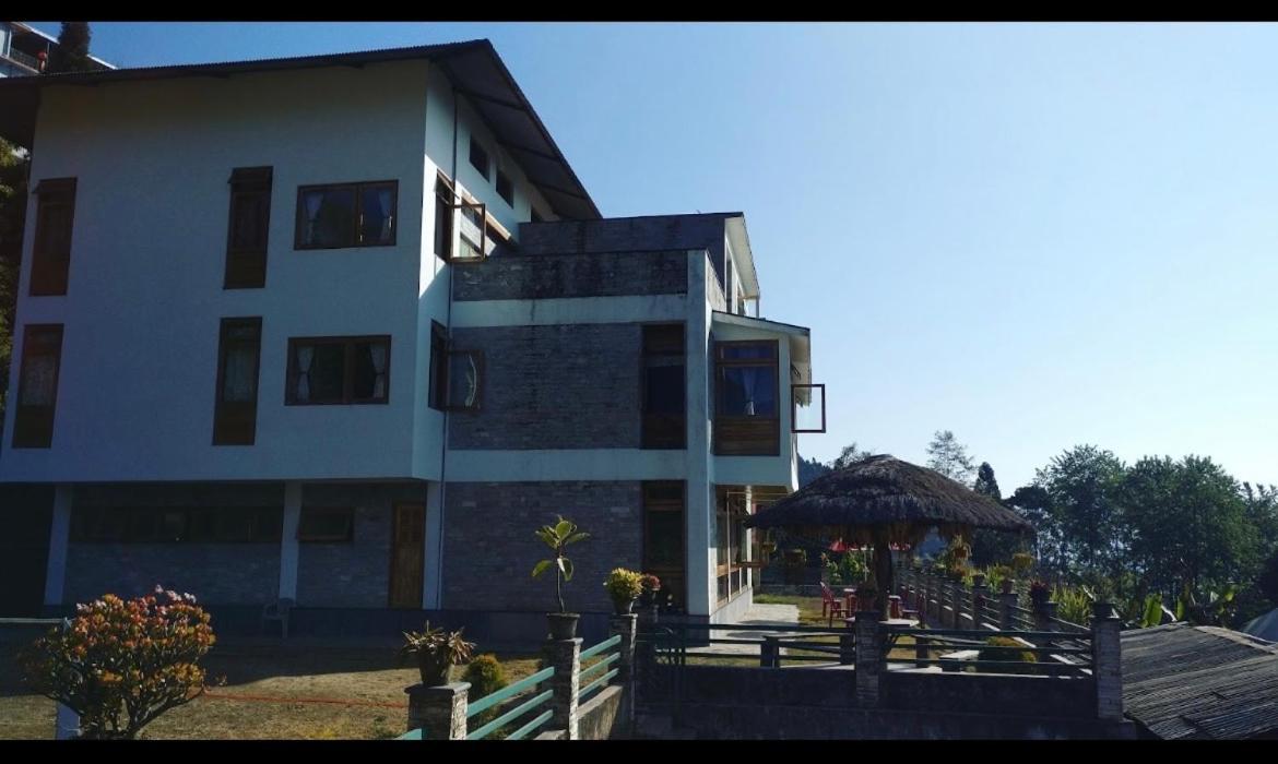 Martam Farmhouse Pelling Exterior photo